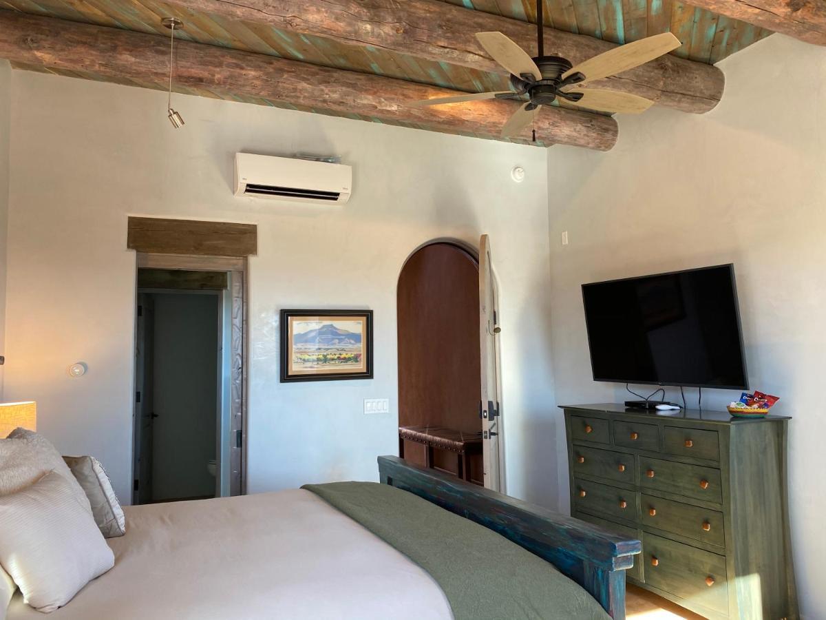 The Grand Hacienda Inn With Breakfast Abiquiu Exteriör bild